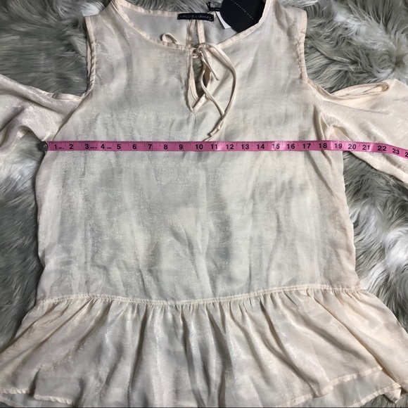 Harlow & Graham ivory could shoulder peplum blouse - Picture 6 of 7